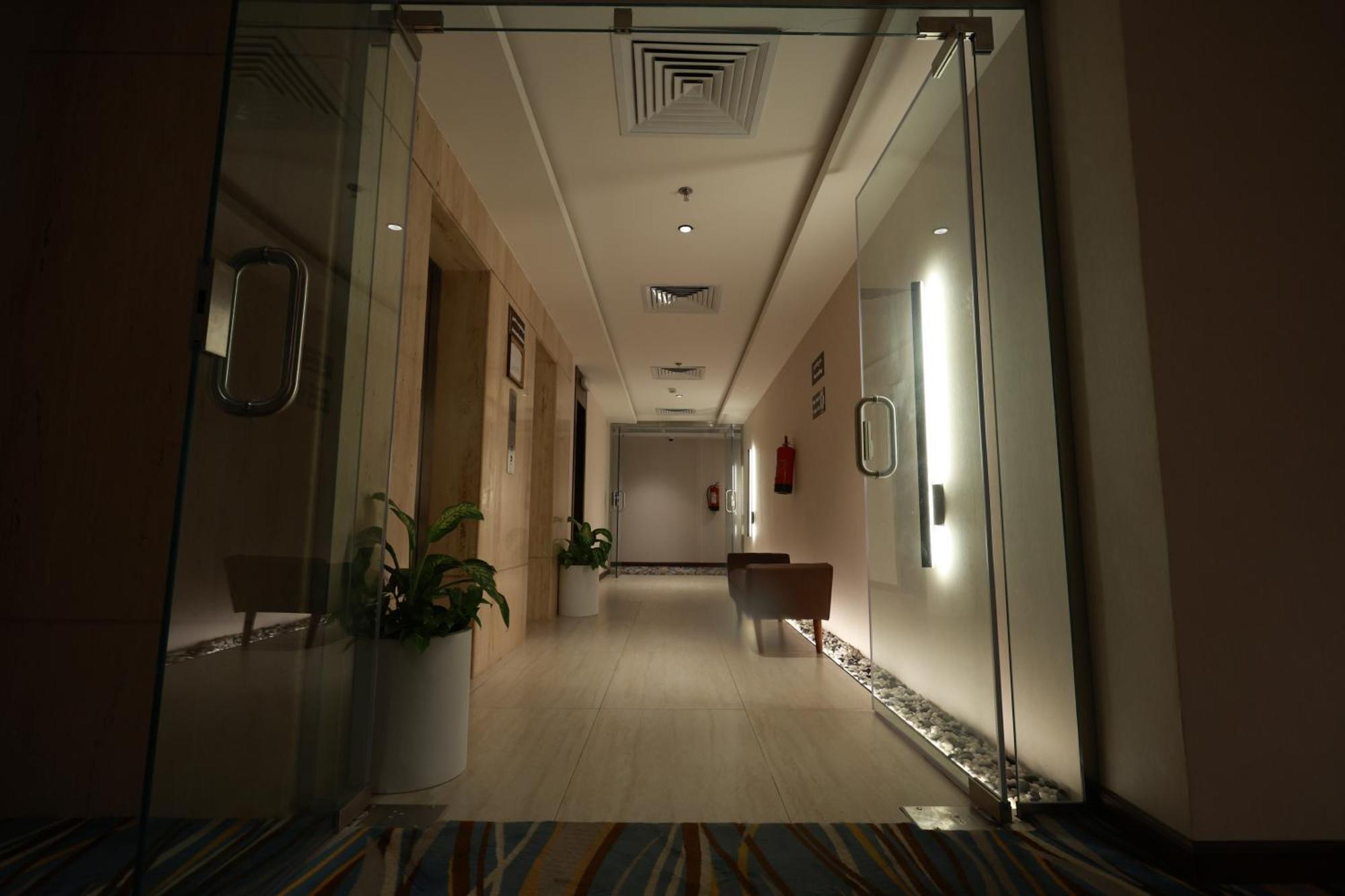 Samt Inn Hotel Рияд Екстериор снимка