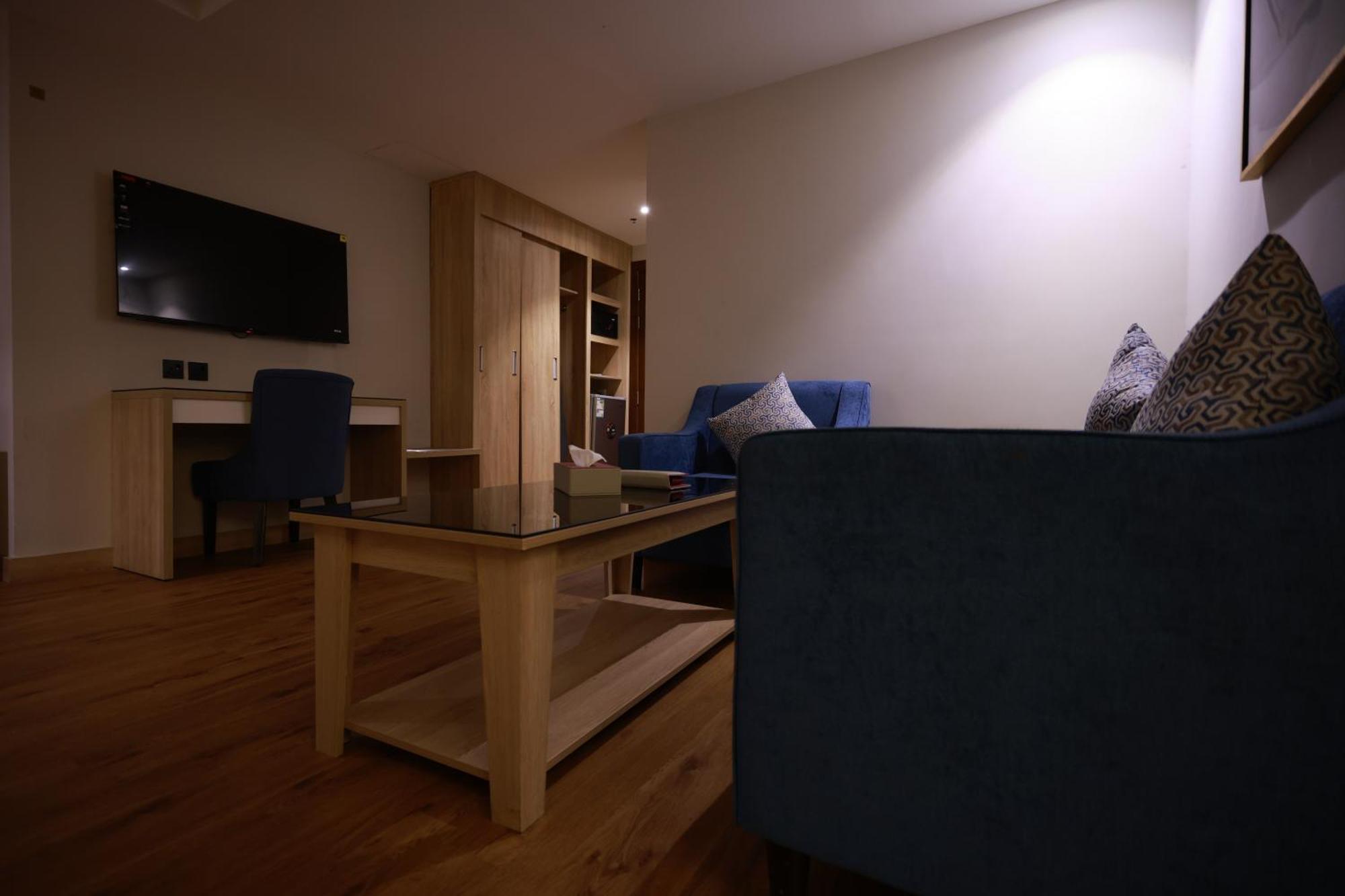 Samt Inn Hotel Рияд Екстериор снимка